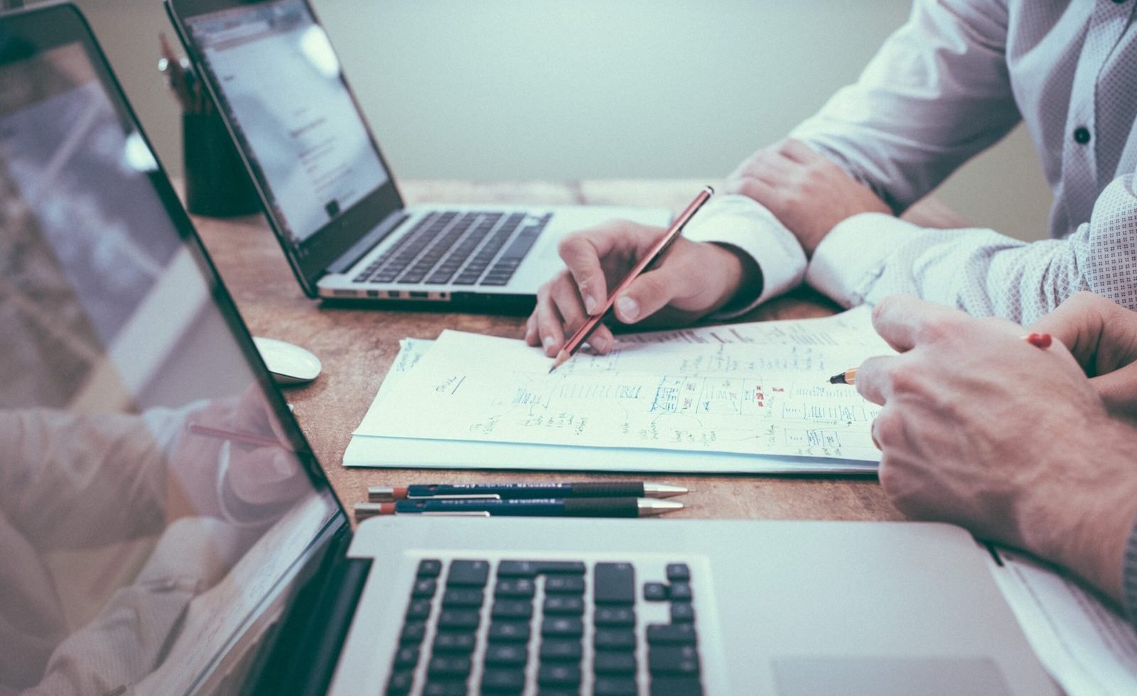 Financiamento para empresas: vale a pena? Conheça os prós e contras!
